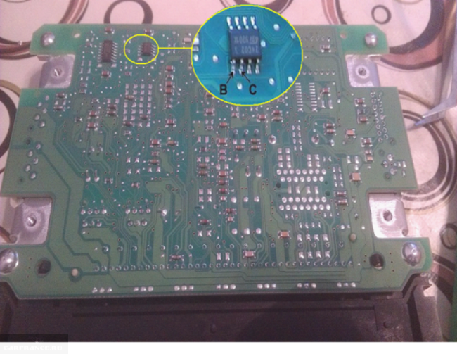 Плата контроллера ЭБУ EEPROM 24С04 снизу