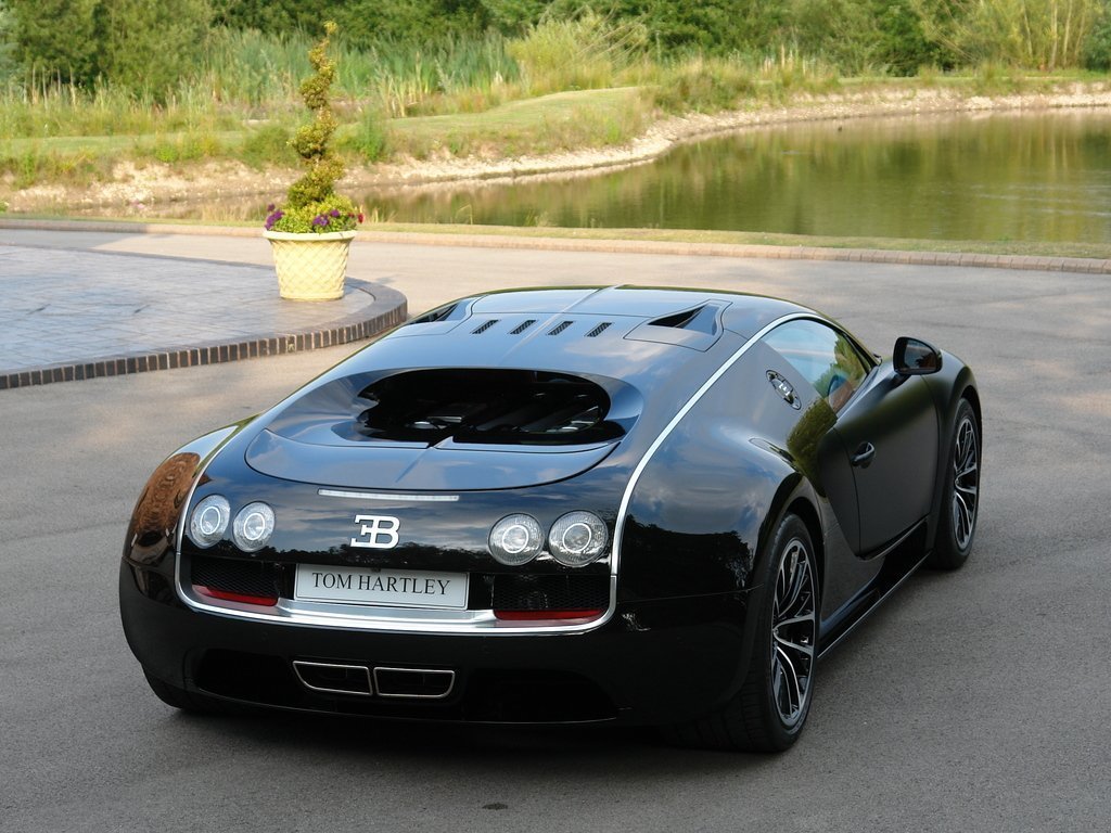 Сколько стоит автомобиль бугатти. Бугатти Бугатти Вейрон. Бугатти Вейрон супер спорт. Bugatti Veyron super Sport 2011. Bugatti Veyron 2011.