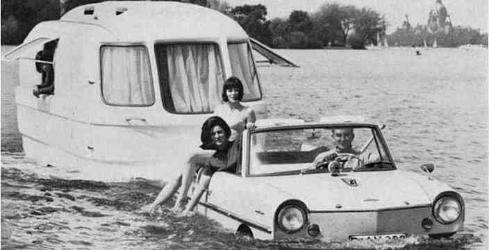 Amphicar 770 с прицепом - плавающим жилым модулем 1965 год