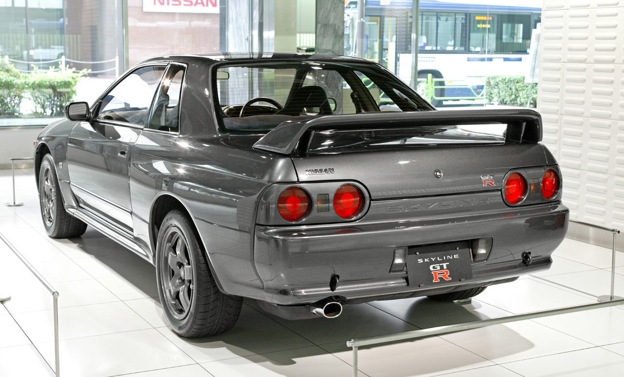 Nissan_Skyline_R32_GT-R_002